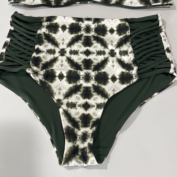 Women’s swimsuit Green Tie Dye High Rise Bikini Set completely reversible - Picture 2 of 16